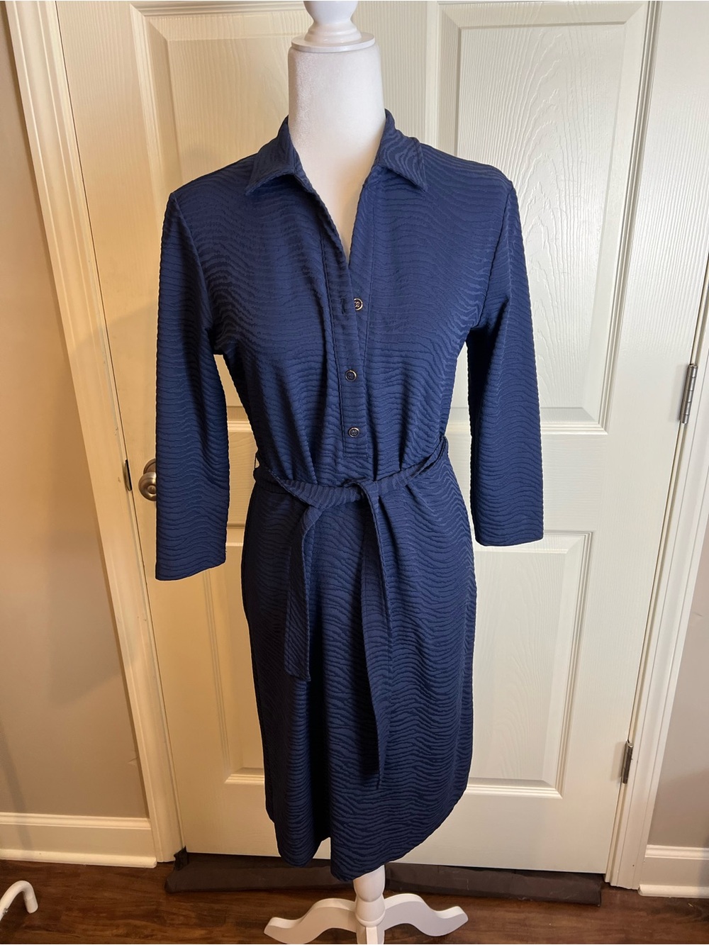 I McLaughlin textured Navy Shirt Dress with Tie Belt midi length Small